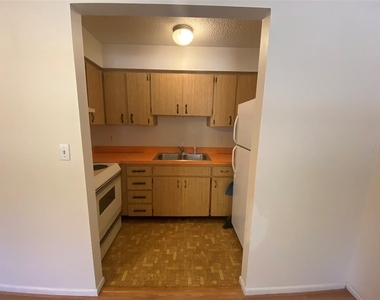 301 Woodrow Avenue - Photo Thumbnail 4