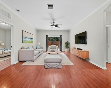 403 Laguna Mill Drive - Photo Thumbnail 7