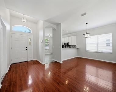 403 Laguna Mill Drive - Photo Thumbnail 2