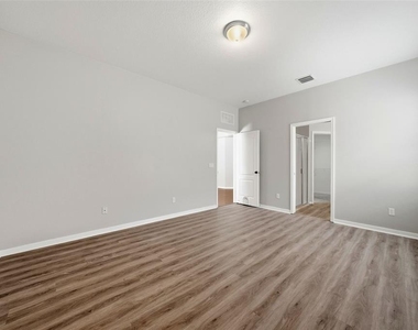 403 Laguna Mill Drive - Photo Thumbnail 12