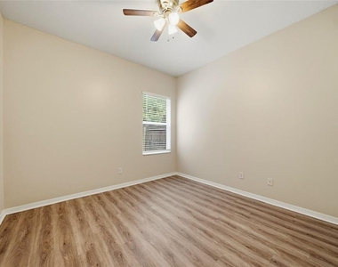 403 Laguna Mill Drive - Photo Thumbnail 19