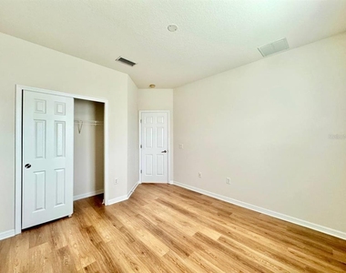 9614 Oak Glade Avenue - Photo Thumbnail 24
