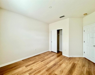 9614 Oak Glade Avenue - Photo Thumbnail 23