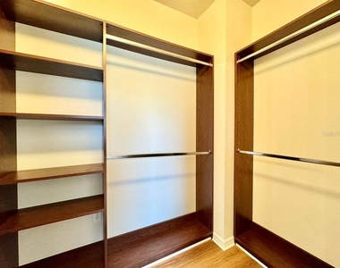 9614 Oak Glade Avenue - Photo Thumbnail 38