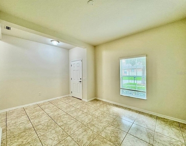 9614 Oak Glade Avenue - Photo Thumbnail 5