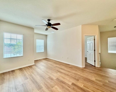 9614 Oak Glade Avenue - Photo Thumbnail 18