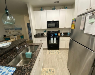 2107 Portofino Place - Photo Thumbnail 4