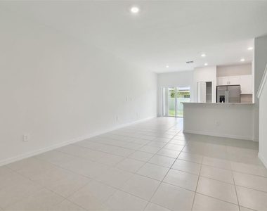 2665 Buttercup Lucine Lane - Photo Thumbnail 8
