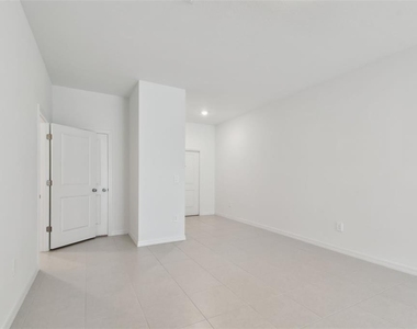 2665 Buttercup Lucine Lane - Photo Thumbnail 7