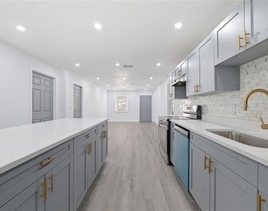 3014 E Osborne Avenue - Photo Thumbnail 11