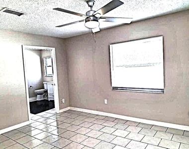 8308 123rd Avenue - Photo Thumbnail 14