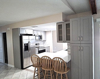 8308 123rd Avenue - Photo Thumbnail 7