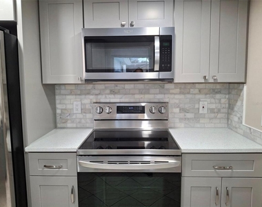 8308 123rd Avenue - Photo Thumbnail 6
