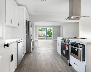 10341 Kumquat Lane - Photo Thumbnail 10