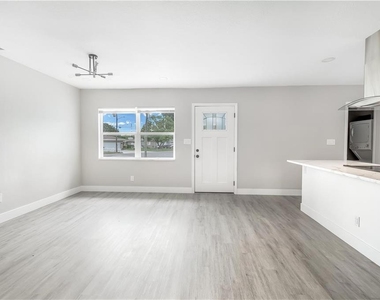 10341 Kumquat Lane - Photo Thumbnail 12