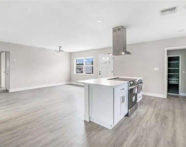 10341 Kumquat Lane - Photo Thumbnail 7
