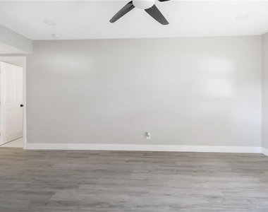10341 Kumquat Lane - Photo Thumbnail 20
