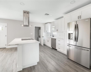 10341 Kumquat Lane - Photo Thumbnail 9