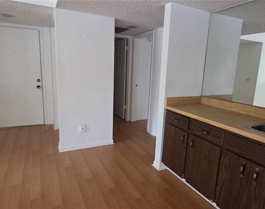 700 Starkey Rd - Photo Thumbnail 5