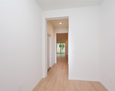11194 Treasure Swale Way - Photo Thumbnail 6