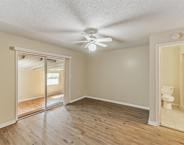 9616 N Oklawaha Avenue - Photo Thumbnail 30