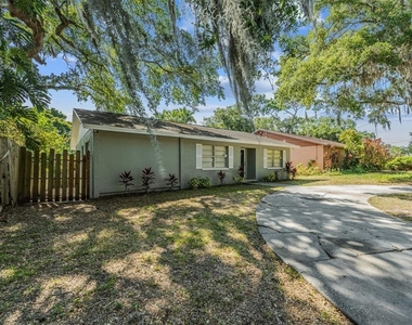 9616 N Oklawaha Avenue - Photo Thumbnail 1
