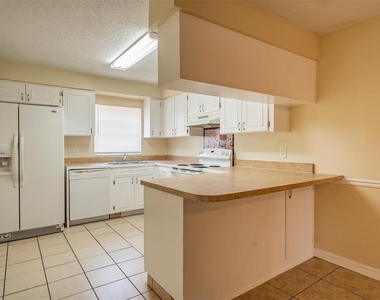 9616 N Oklawaha Avenue - Photo Thumbnail 19