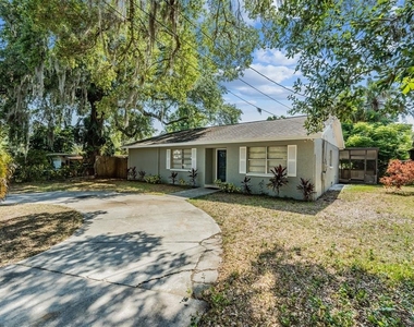 9616 N Oklawaha Avenue - Photo Thumbnail 2