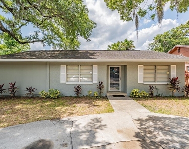 9616 N Oklawaha Avenue - Photo Thumbnail 43