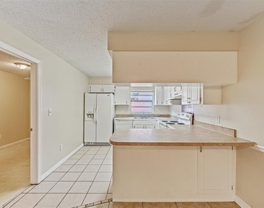 9616 N Oklawaha Avenue - Photo Thumbnail 14
