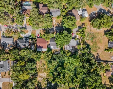 9616 N Oklawaha Avenue - Photo Thumbnail 6