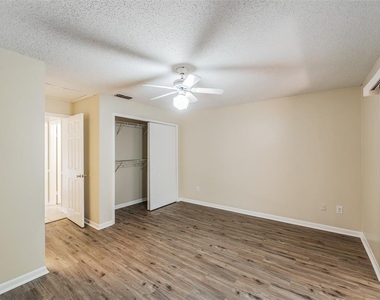 9616 N Oklawaha Avenue - Photo Thumbnail 32