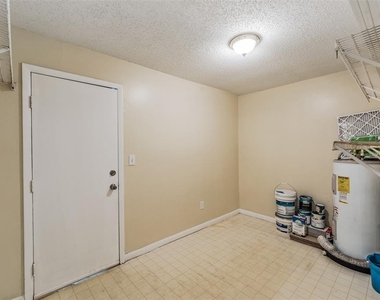 9616 N Oklawaha Avenue - Photo Thumbnail 20