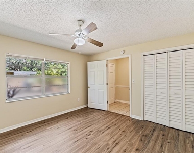 9616 N Oklawaha Avenue - Photo Thumbnail 10