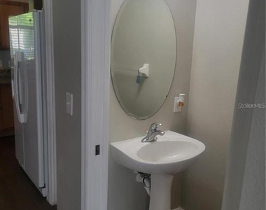 2221 Golden Oak Lane - Photo Thumbnail 8