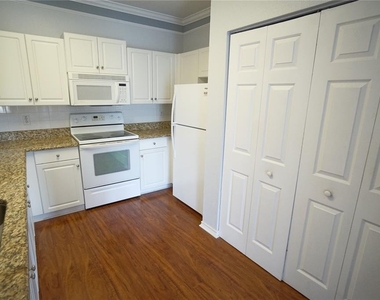 4304 Bayside Village Drive - Photo Thumbnail 10