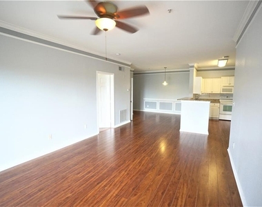 4304 Bayside Village Drive - Photo Thumbnail 8