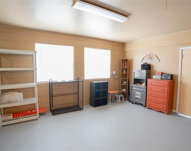 916 Vermont Avenue - Photo Thumbnail 11