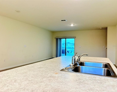 1559 Candlefire Row - Photo Thumbnail 3