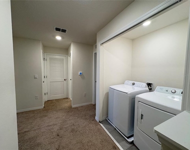 1559 Candlefire Row - Photo Thumbnail 24