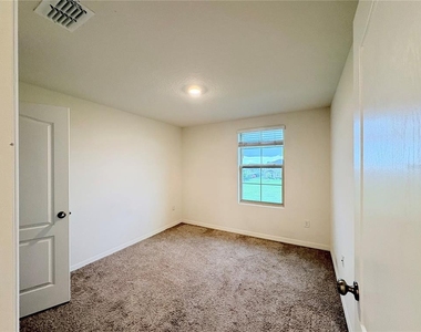 1559 Candlefire Row - Photo Thumbnail 21