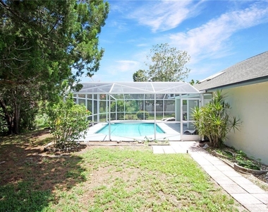 928 Loma Bonita Drive - Photo Thumbnail 6