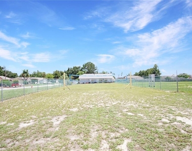 928 Loma Bonita Drive - Photo Thumbnail 38