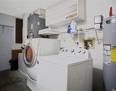 928 Loma Bonita Drive - Photo Thumbnail 36