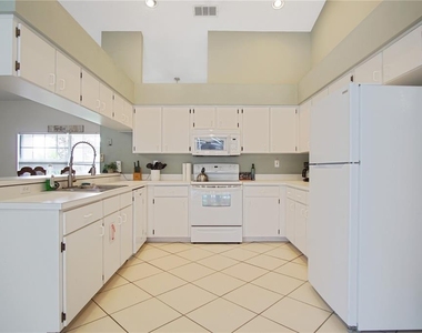 928 Loma Bonita Drive - Photo Thumbnail 14