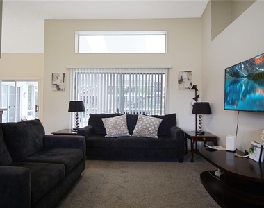 928 Loma Bonita Drive - Photo Thumbnail 17