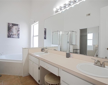 928 Loma Bonita Drive - Photo Thumbnail 24