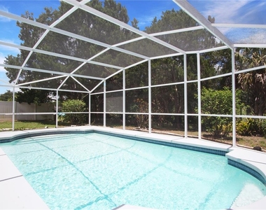 928 Loma Bonita Drive - Photo Thumbnail 13