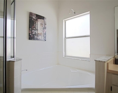 928 Loma Bonita Drive - Photo Thumbnail 26