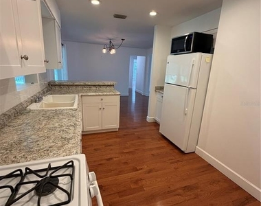 207 E Halifax Avenue - Photo Thumbnail 17